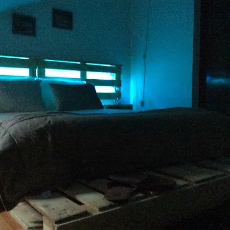 Comfort In The Downtown Apartment