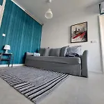 Comfort In The Downtown *